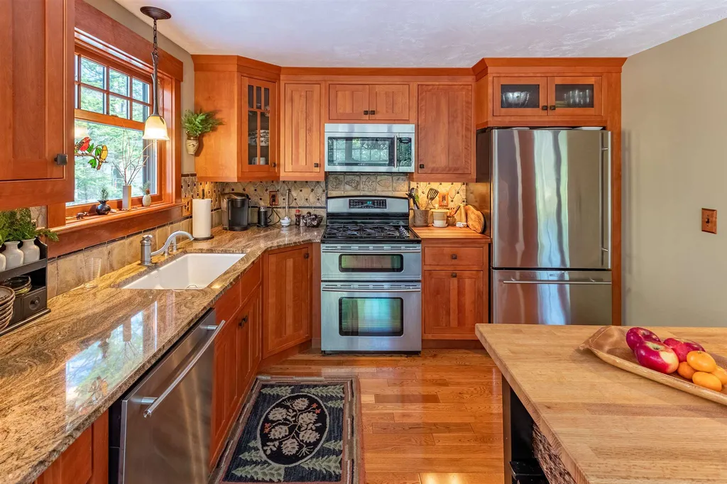 10 River View Drive Lincoln NH 03256-1