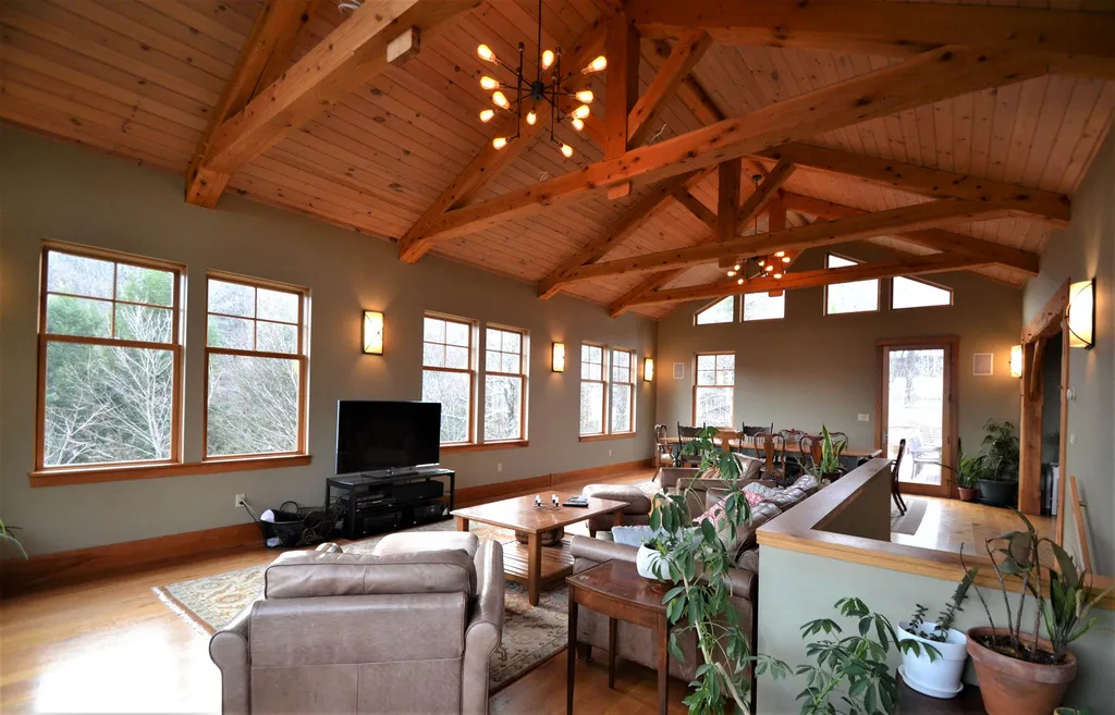 149 Upper Village Road Warren VT 05674