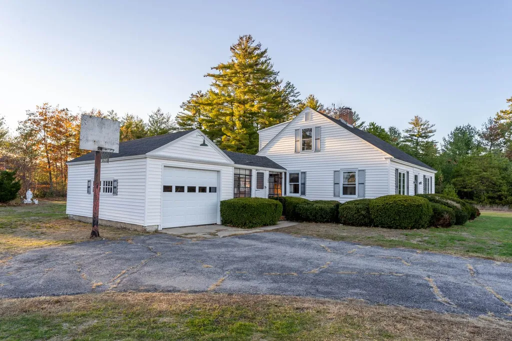 148 Chestnut Hill Road Rochester NH 03867
