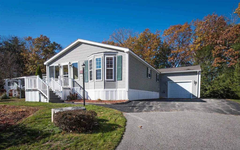 21 Charleston Ridge Hampstead NH 03841