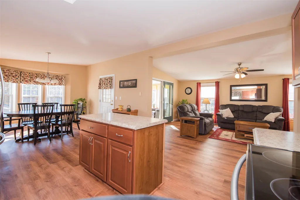 21 Charleston Ridge Hampstead NH 03841