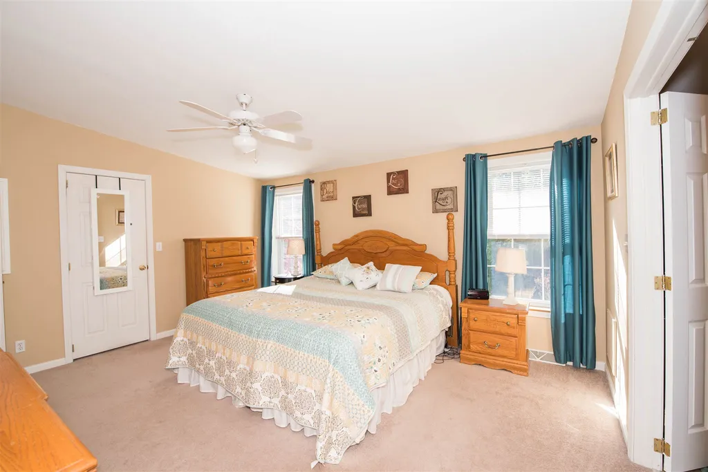 21 Charleston Ridge Hampstead NH 03841