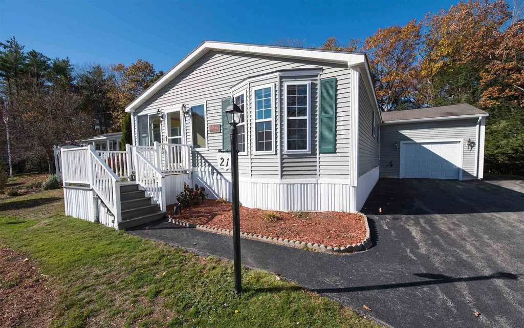 21 Charleston Ridge Hampstead NH 03841