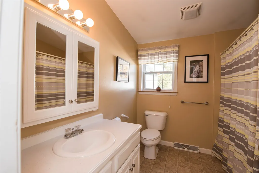 21 Charleston Ridge Hampstead NH 03841
