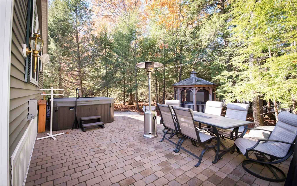 21 Charleston Ridge Hampstead NH 03841