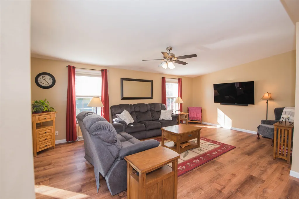 21 Charleston Ridge Hampstead NH 03841
