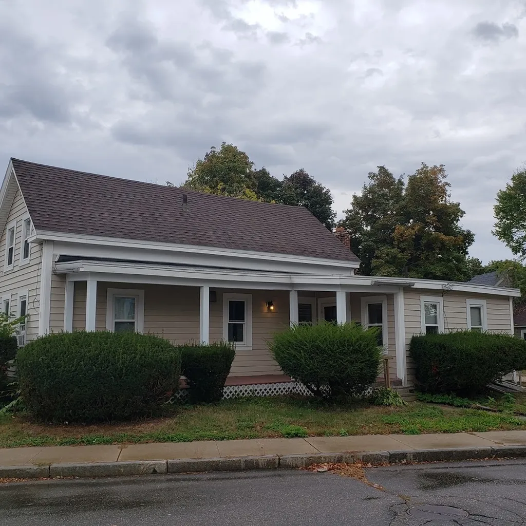 136 N Main Street Rochester NH 03867
