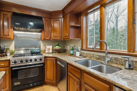 26 Gifford Farm Road Stratham NH 03885