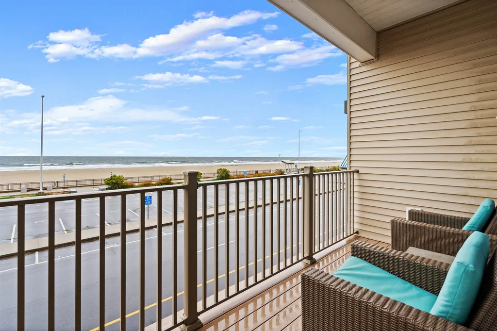 83 Ocean Boulevard Hampton NH 03842