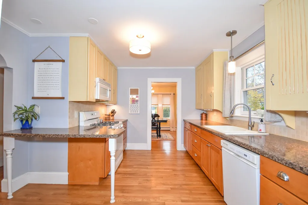 27 Rutland Street Dover NH 03820