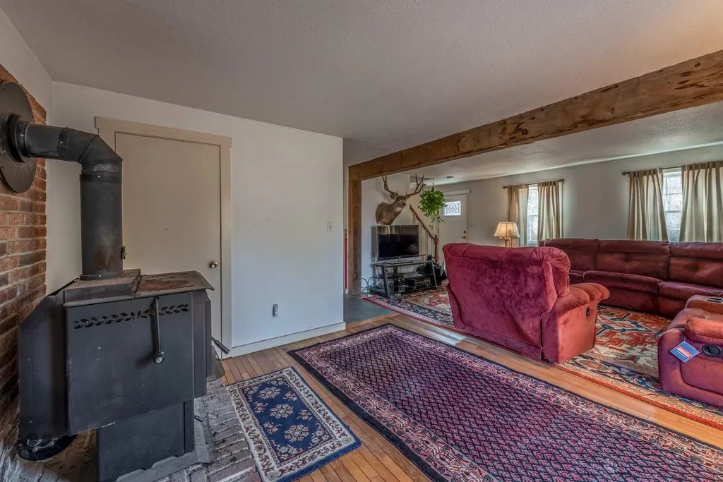 18 Poor Farm Hill Road Newbury NH 03255