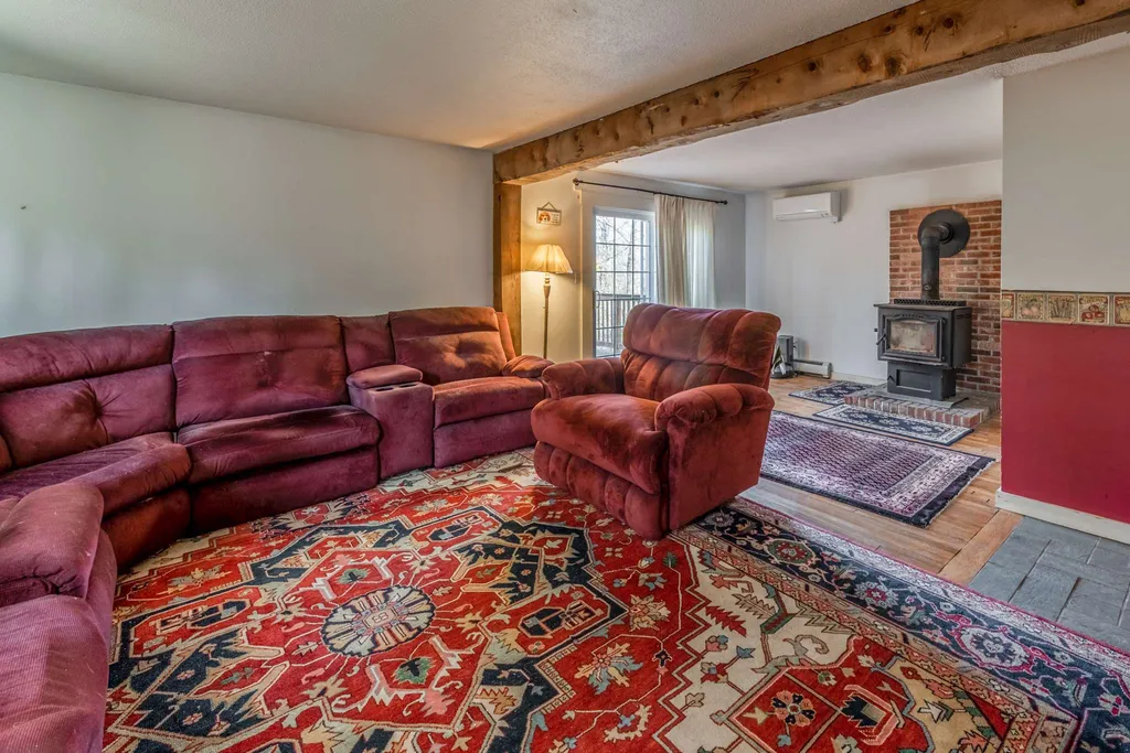 18 Poor Farm Hill Road Newbury NH 03255