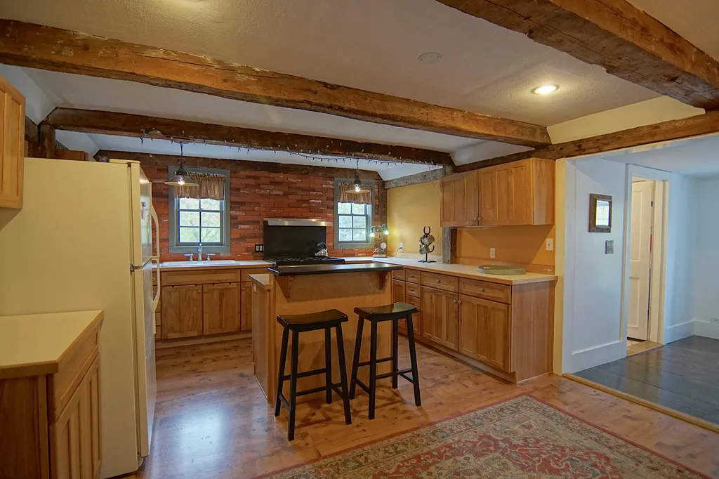 9 Depot Road East Kingston NH 03827