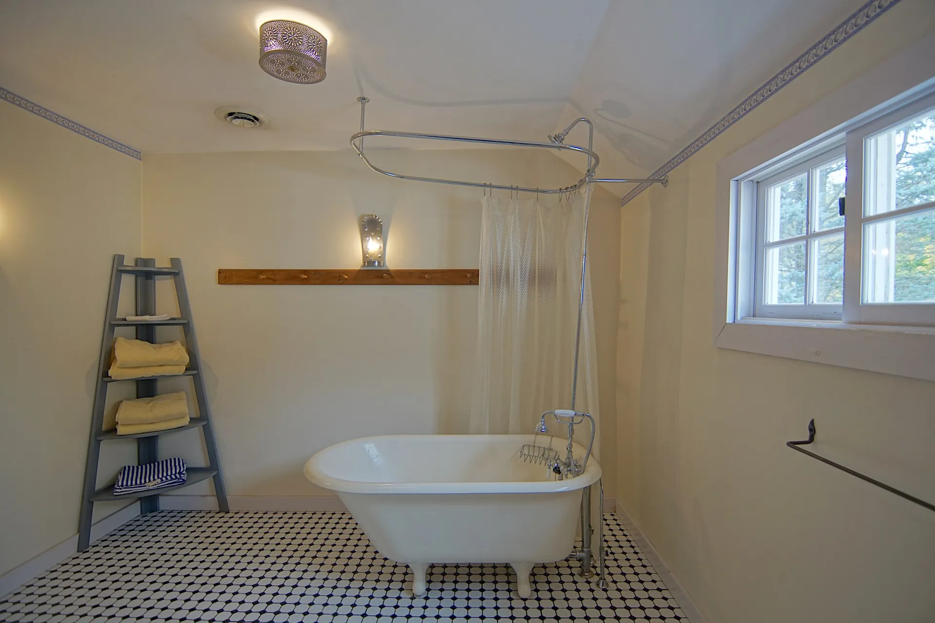 9 Depot Road East Kingston NH 03827