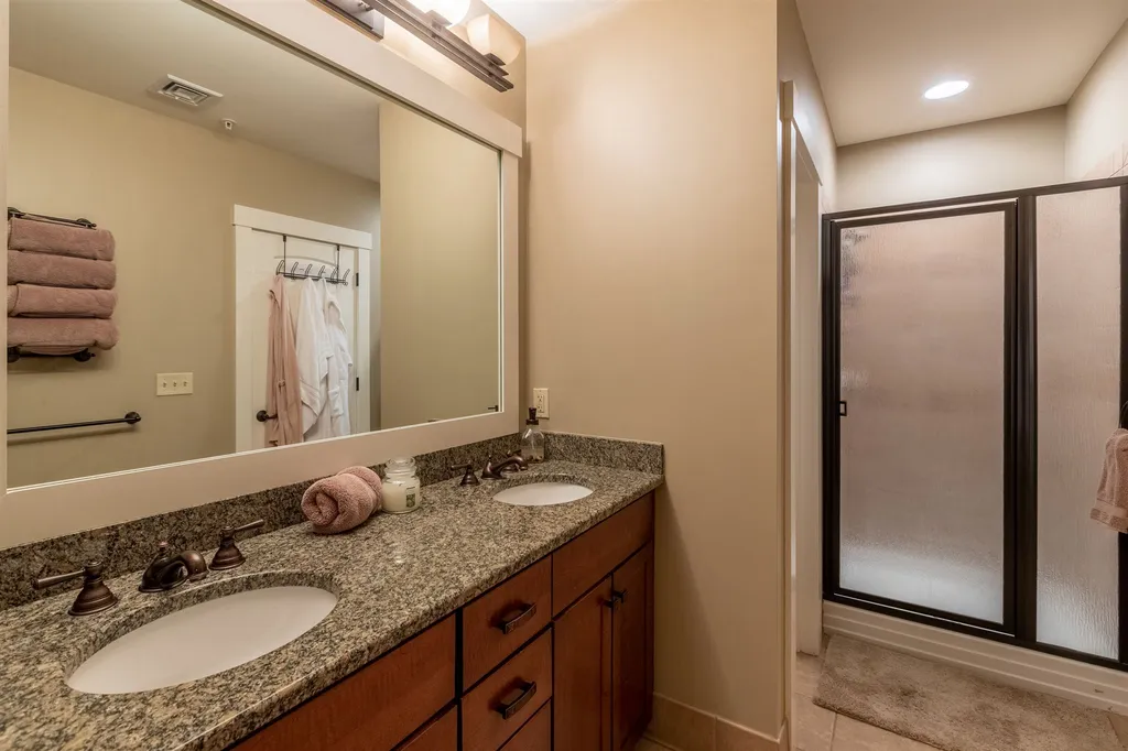 21 Riverside Terrace Lincoln NH 03251