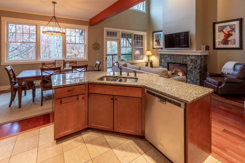 21 Riverside Terrace Lincoln NH 03251