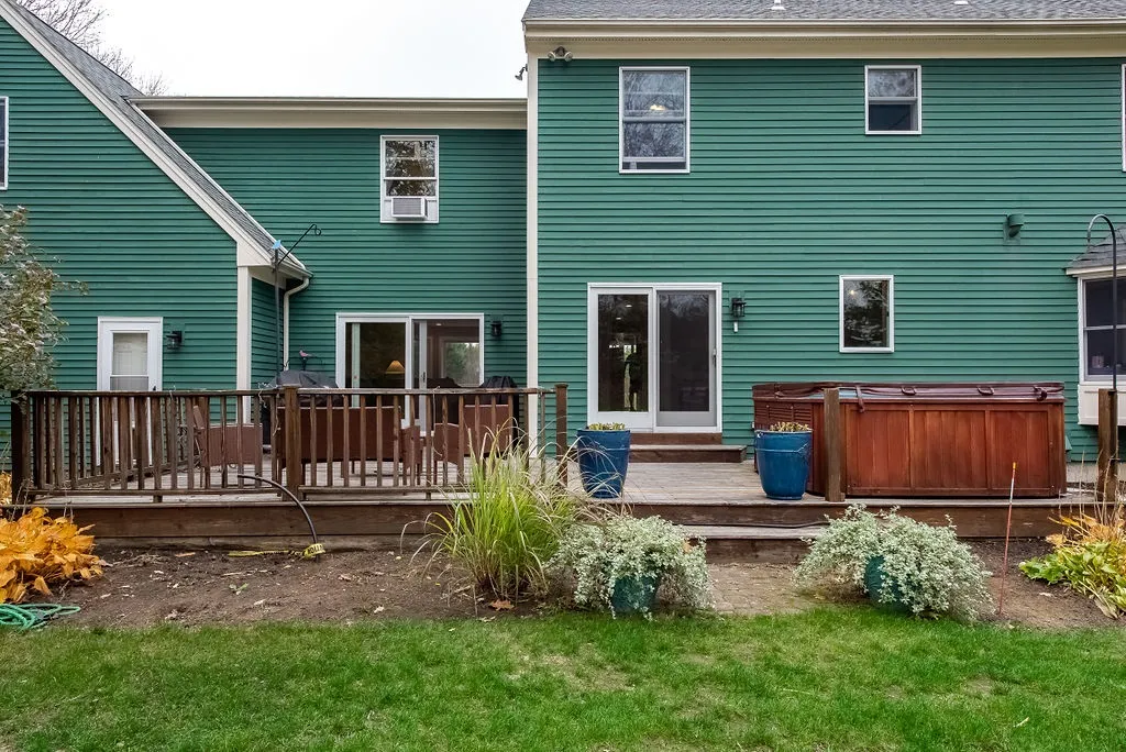 8 Reyners Brook Drive Dover NH 03820
