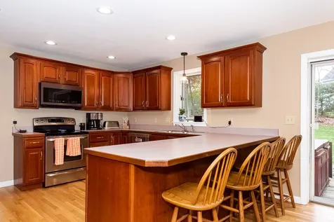 8 Reyners Brook Drive Dover NH 03820