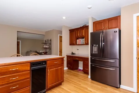 8 Reyners Brook Drive Dover NH 03820