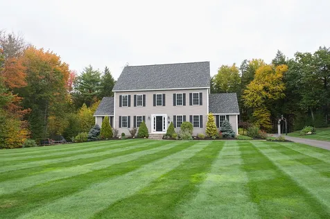 5 Montana Drive Sandown NH 03873