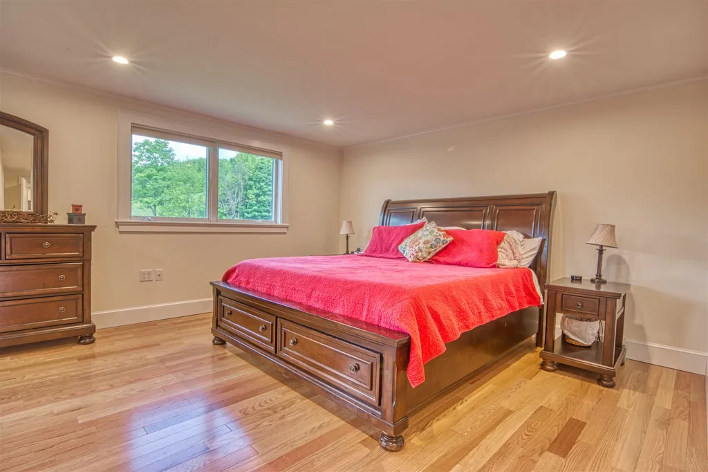38 Ozzy Lane Hartford VT 05001