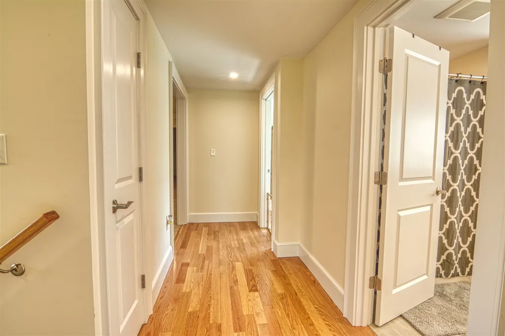 38 Ozzy Lane Hartford VT 05001