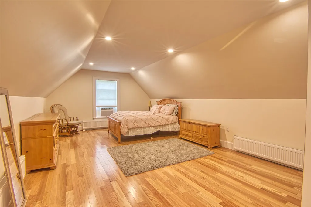 38 Ozzy Lane Hartford VT 05001