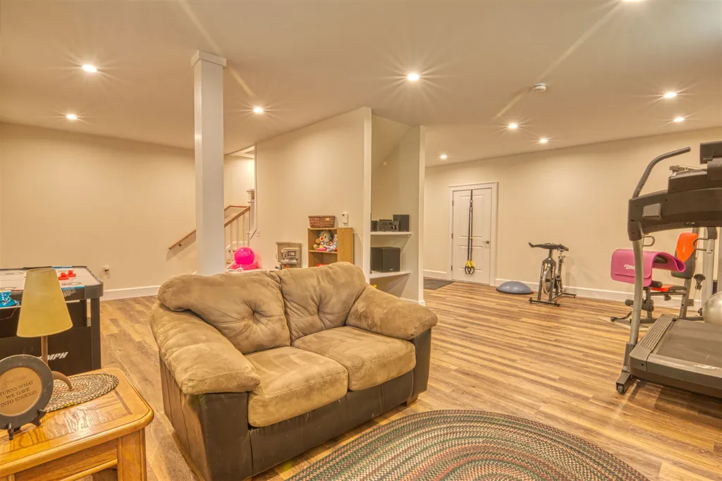 38 Ozzy Lane Hartford VT 05001
