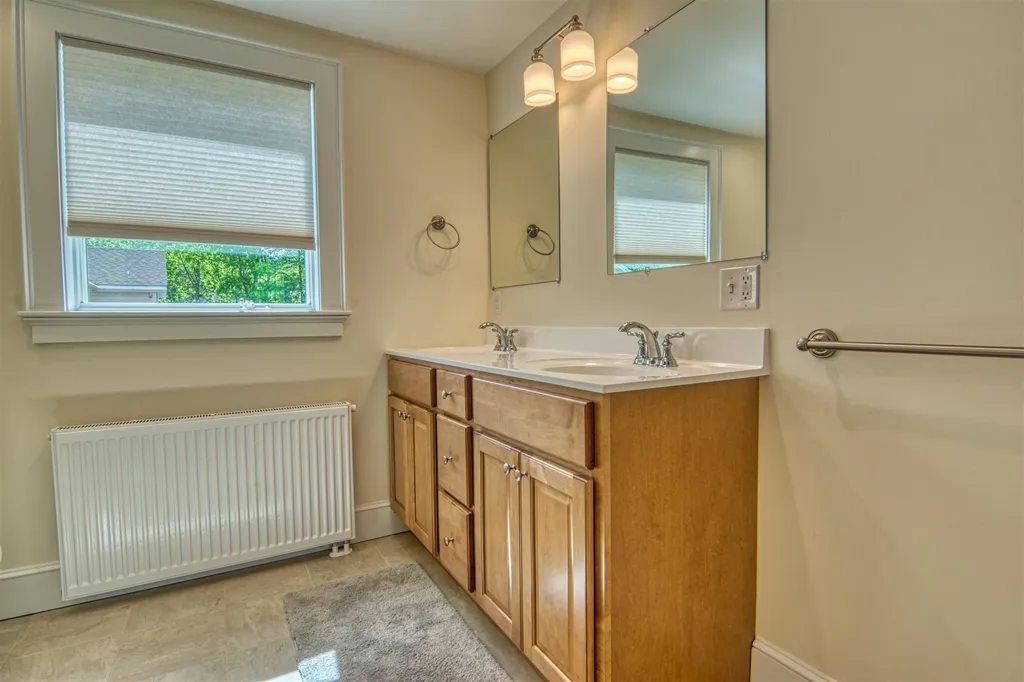 38 Ozzy Lane Hartford VT 05001