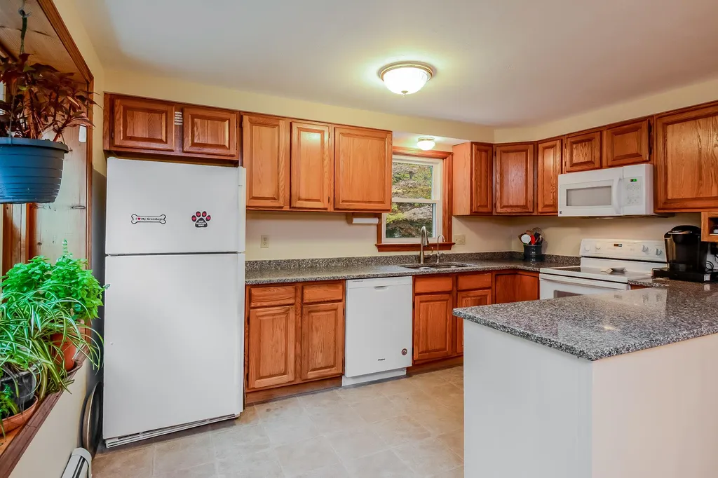 21 Chandler Circle Bow NH 03304