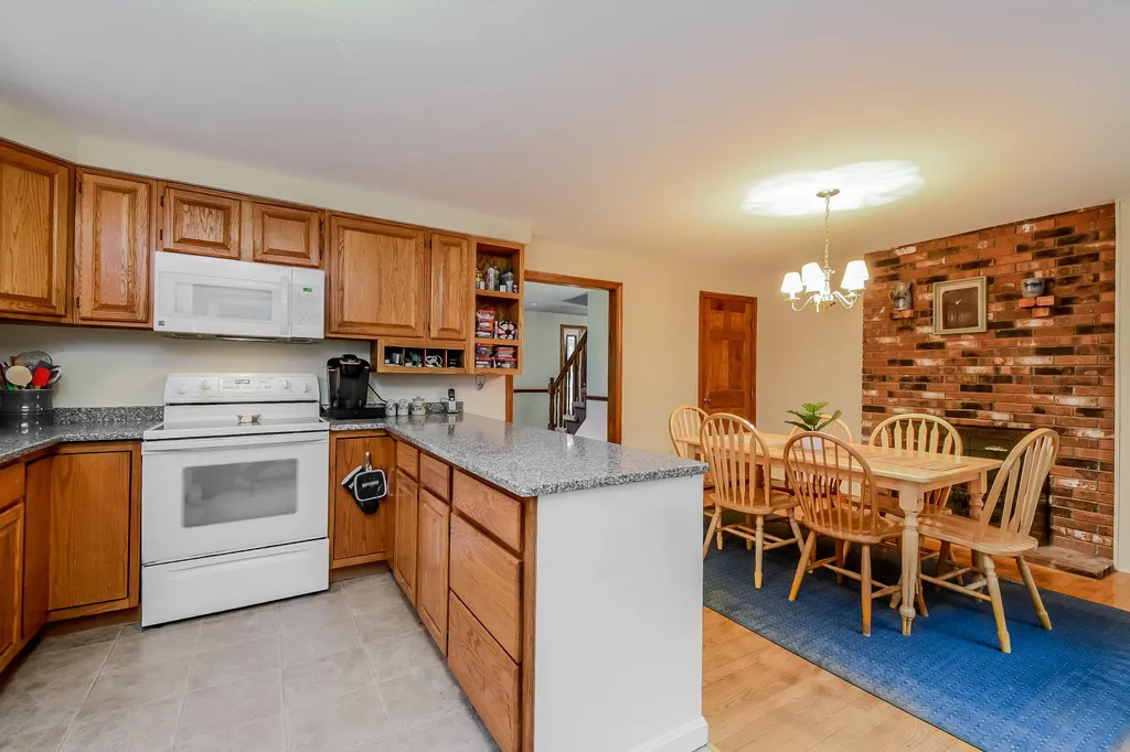 21 Chandler Circle Bow NH 03304