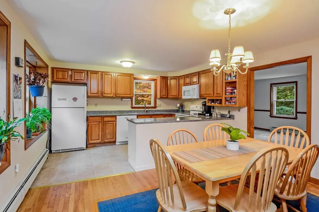 21 Chandler Circle Bow NH 03304
