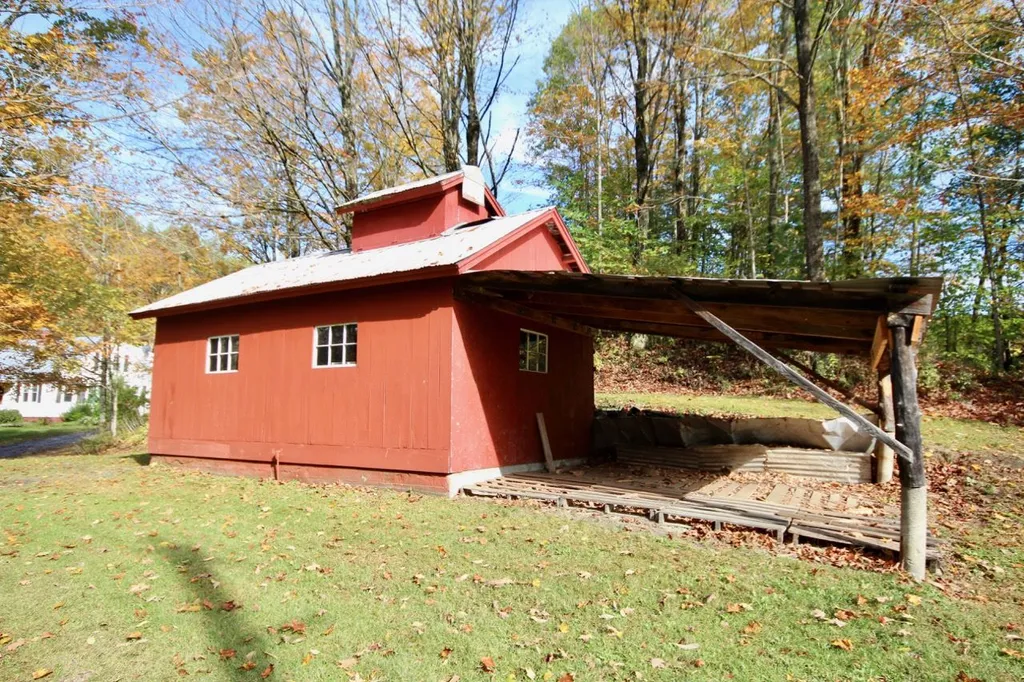 32 Bowers Road Hartland VT 05048
