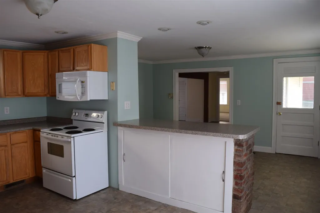 8 Elm Street Northfield NH 03276