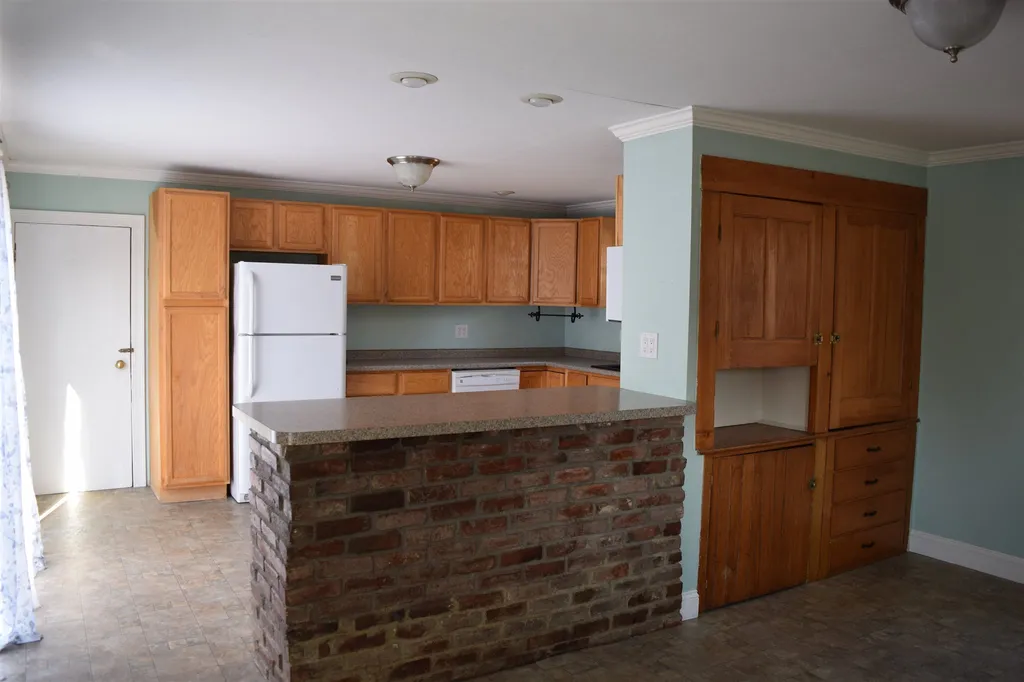 8 Elm Street Northfield NH 03276