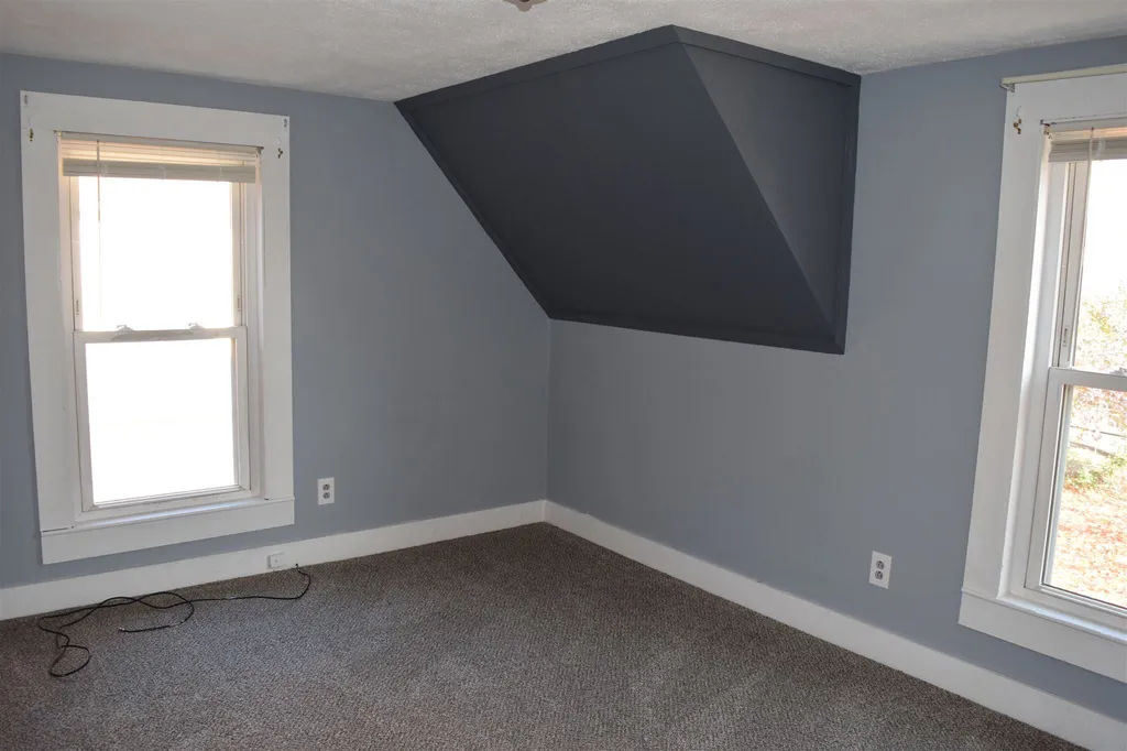 8 Elm Street Northfield NH 03276