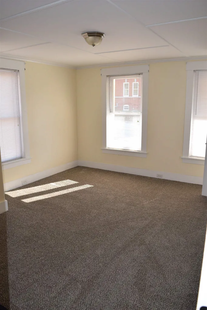8 Elm Street Northfield NH 03276