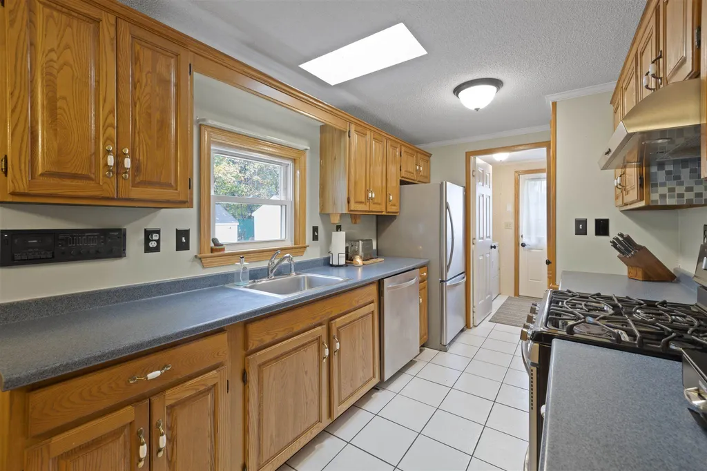 7 Sunnybrooke Drive Dover NH 03820