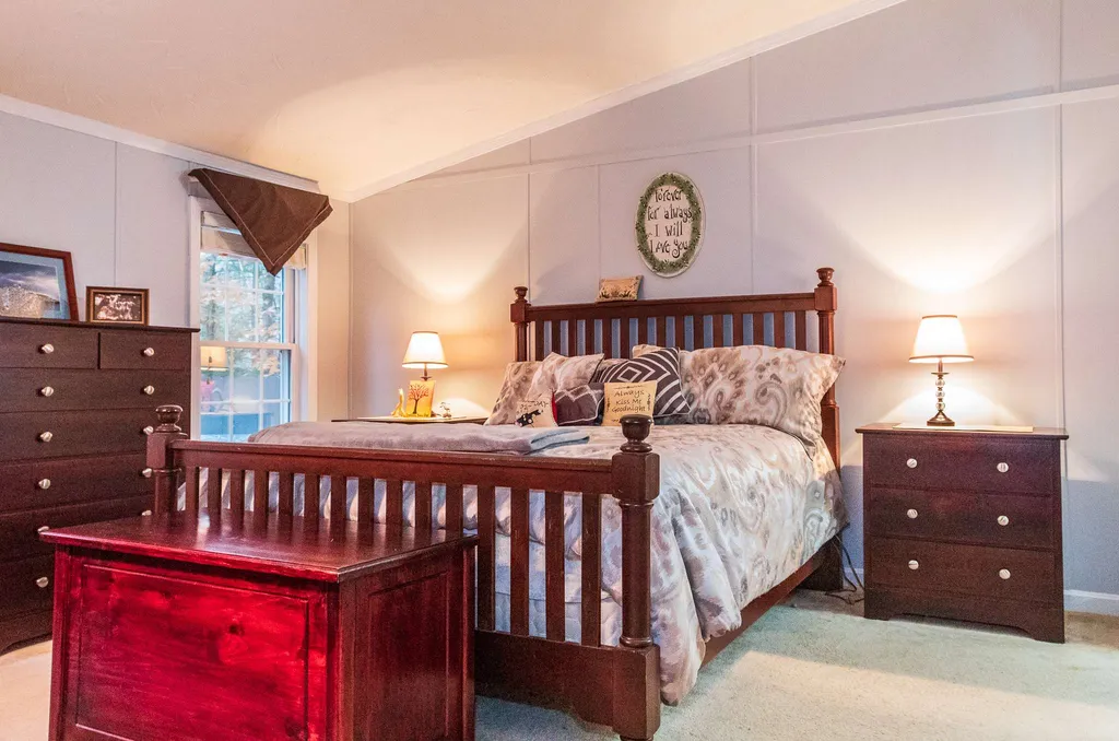 12 Falcon Drive Alton NH 03809