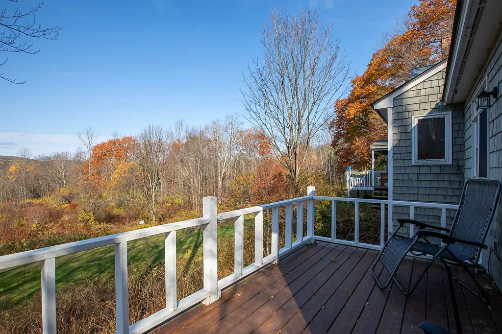 152 Rice Road Hartland VT 05048