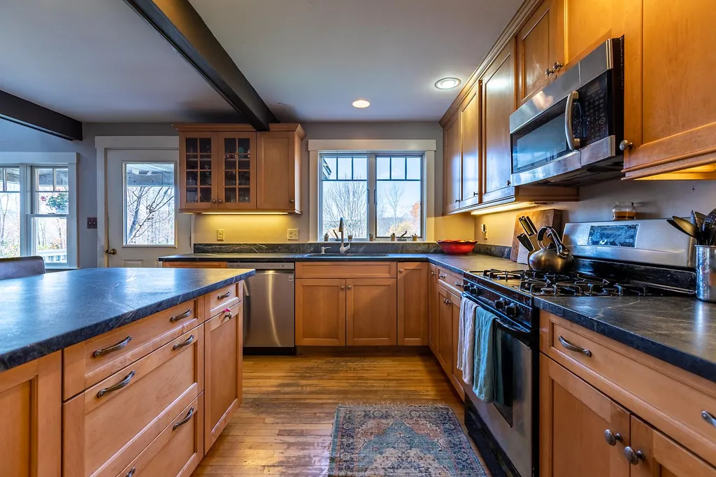 152 Rice Road Hartland VT 05048