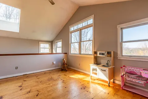 152 Rice Road Hartland VT 05048