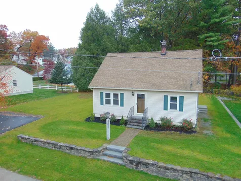16 Burns Street Nashua NH 03064
