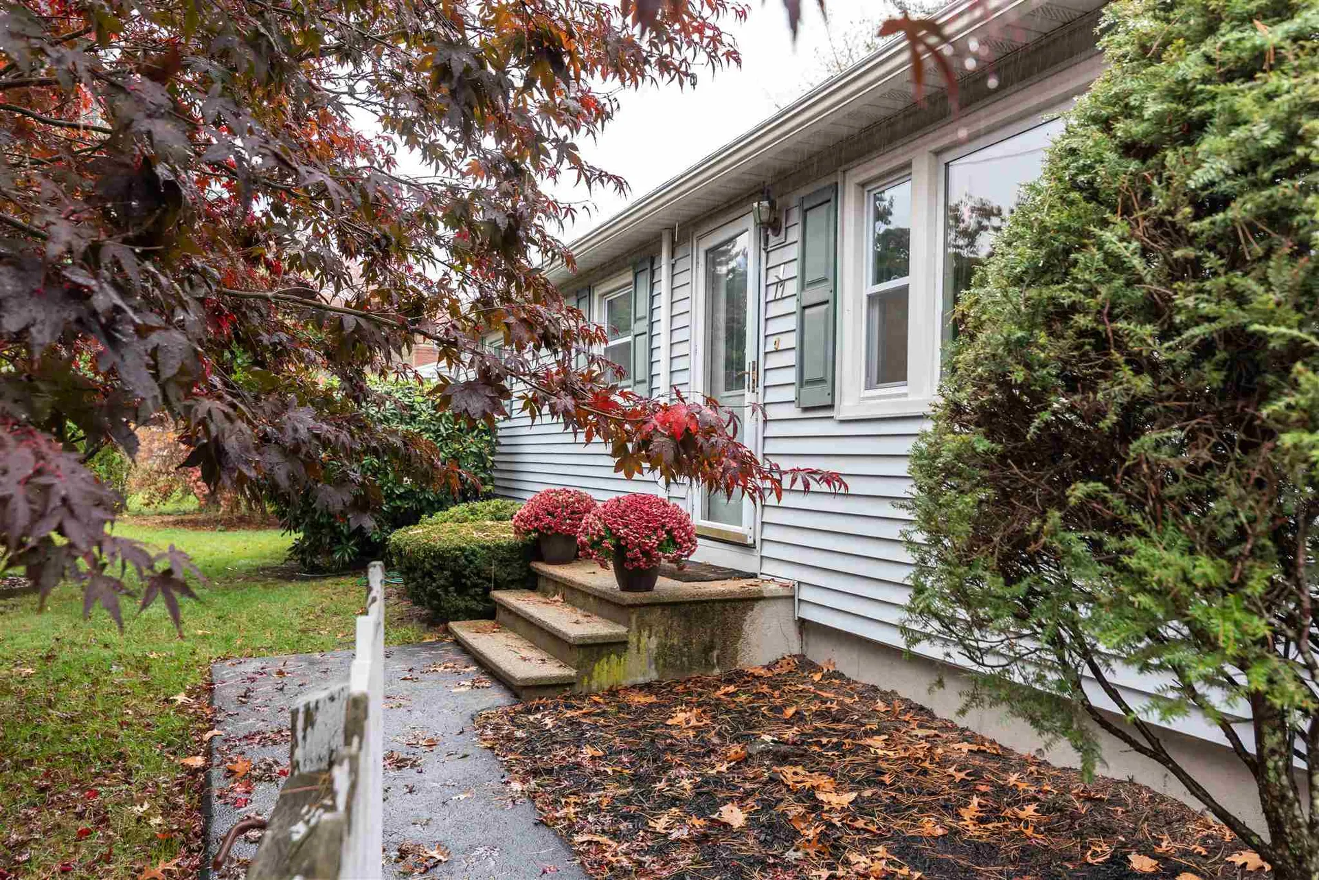 17 Bramble Drive Nashua NH 03062