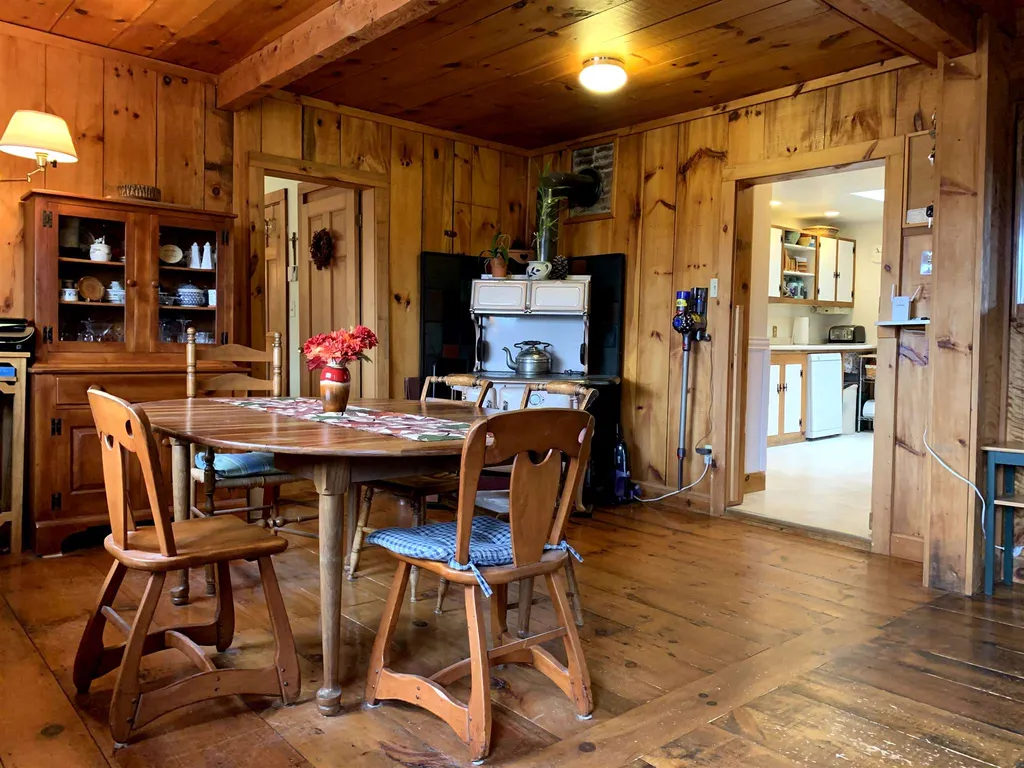 348 Old Bristol Road New Hampton NH 03256
