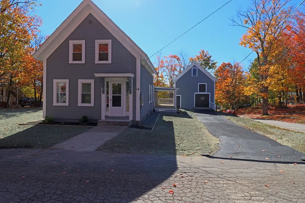 14 School Street Farmington NH 03835