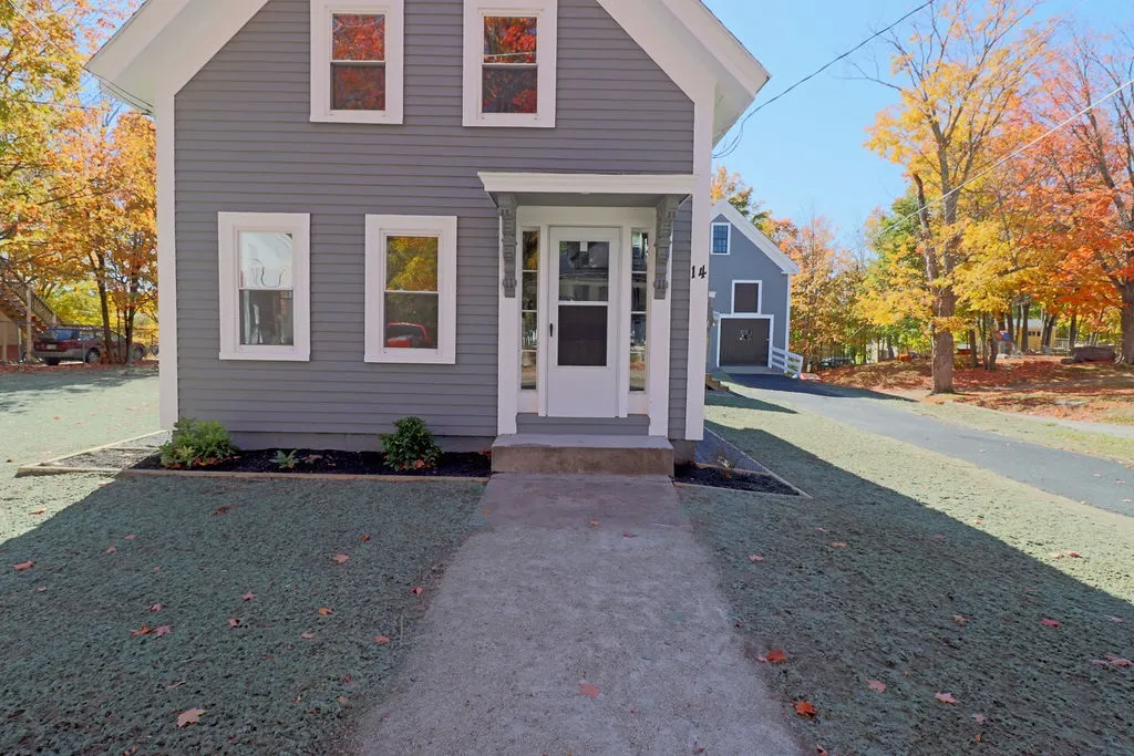 14 School Street Farmington NH 03835