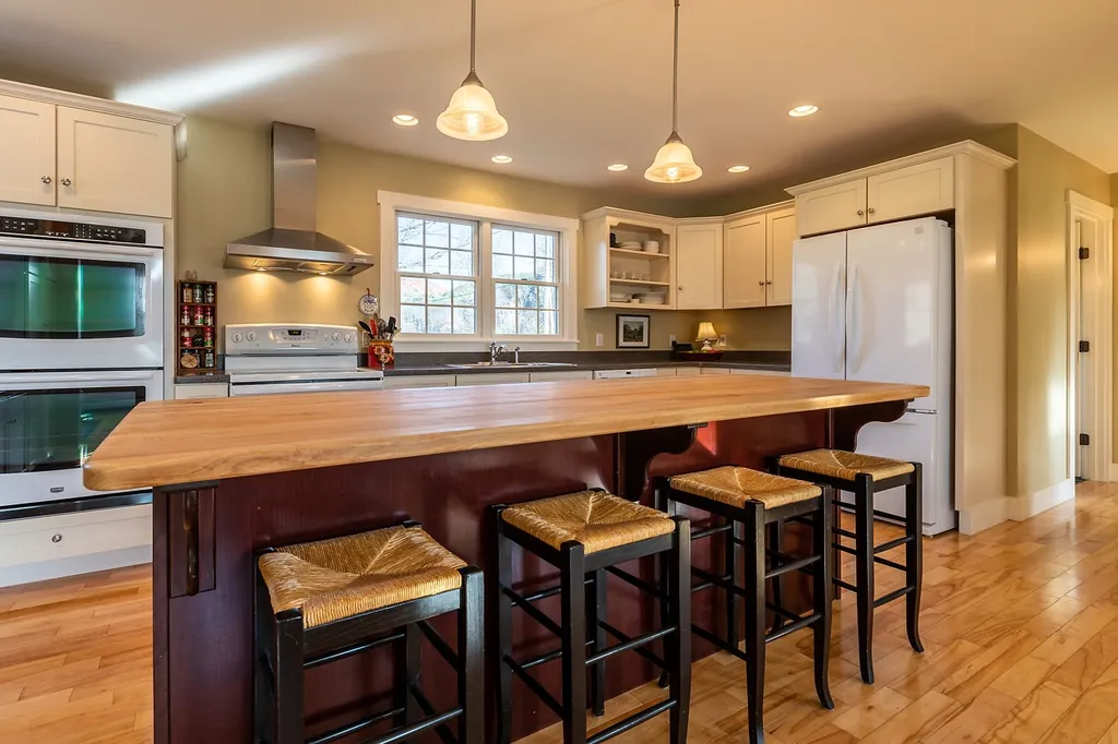 819 Pomfret Road Woodstock VT 05091