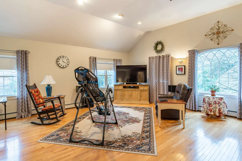 53 Ledgeview Drive Rochester NH 03839