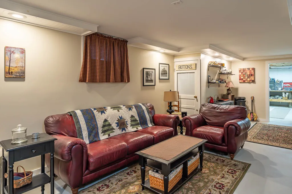 53 Ledgeview Drive Rochester NH 03839